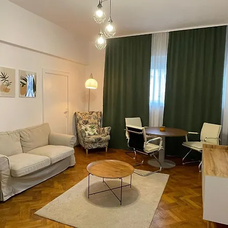 Old City Ultracentral Бухарест